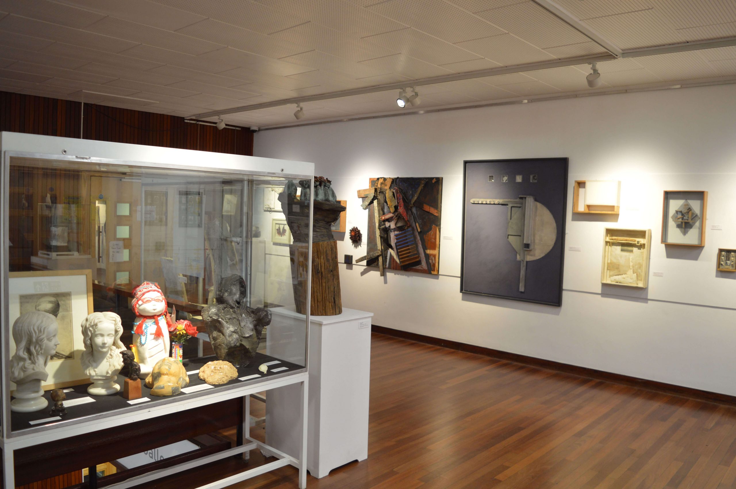 Tower Foyer and Lamb Gallery at Dundee University