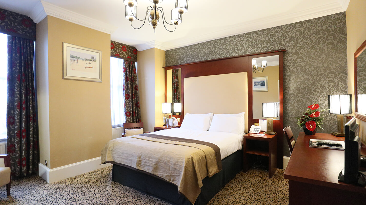 Queens Hotel