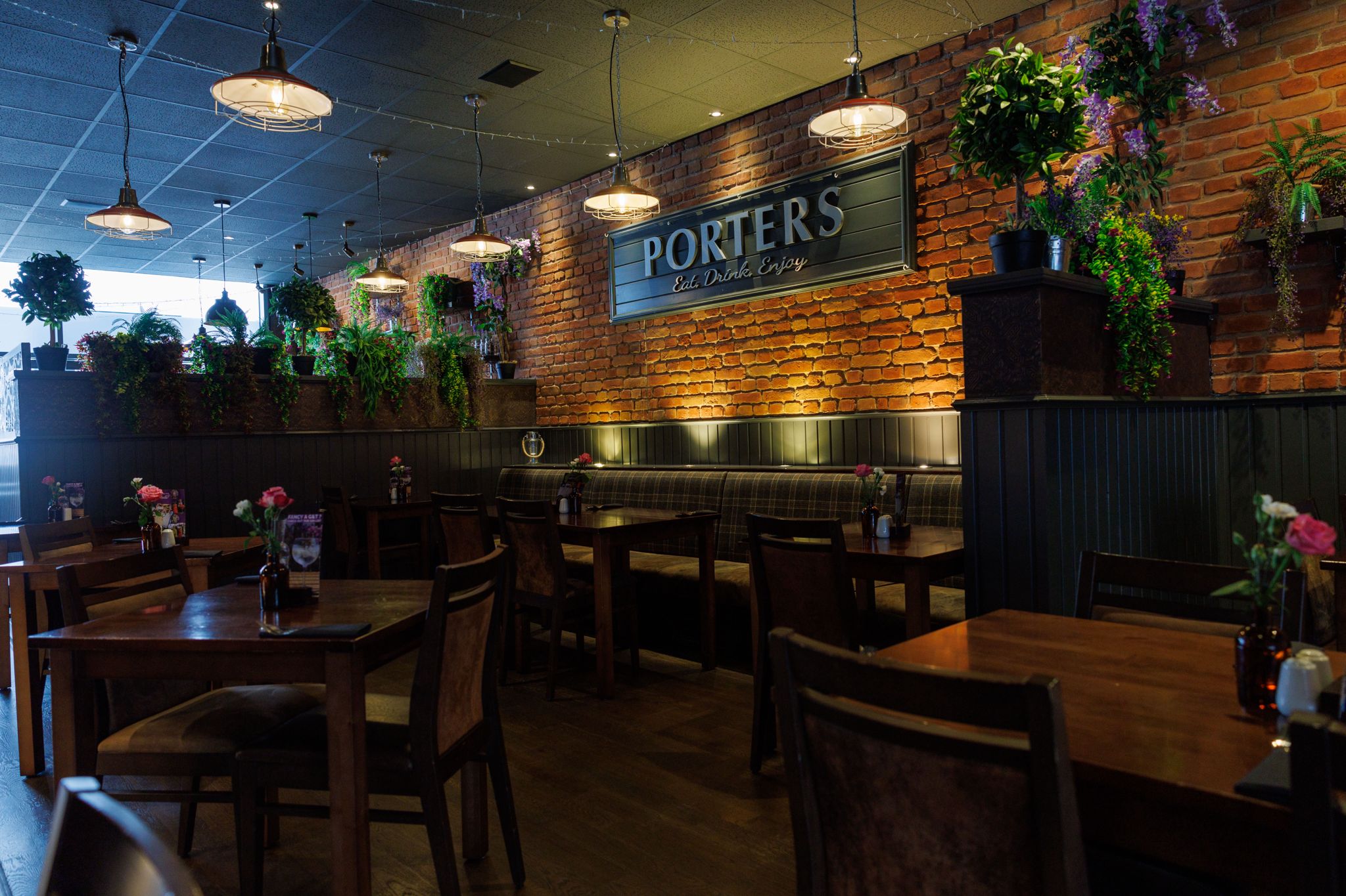 Porters Bar & Restaurant