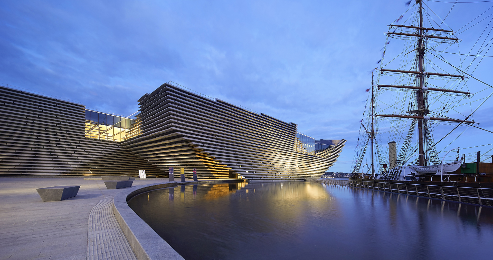 V A Dundee Scotland ©HuftonCrow 064